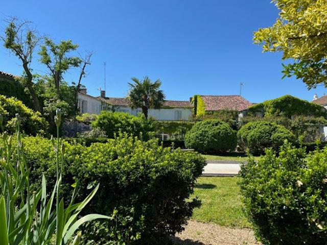 Vente Maison de ville 8 pièces 355 m2 Pont l'abbe d'arnoult
