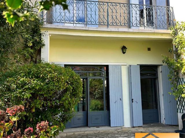 Vente maison de ville 8 pièces, jardin Agen Préfecture 189m² Agen