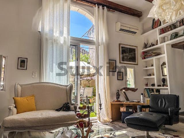 Vente Maison 9 pièces 184.7 m2 Uzès