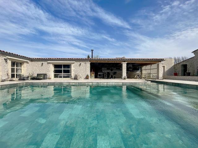 Vente maison en pierre 140m² Eyragues