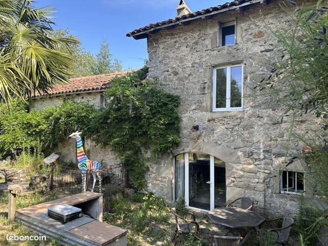 Vente | Maison en pierre | 5p | 3ch | 150 m² | Sousceyrac en Quercy | Expo Sud | Jardin