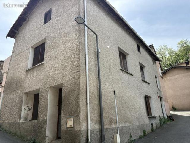 Vente | Maison mitoyenne | 5p | 4ch | 98 m² | Auberives sur Varèze | Expo Nord Est