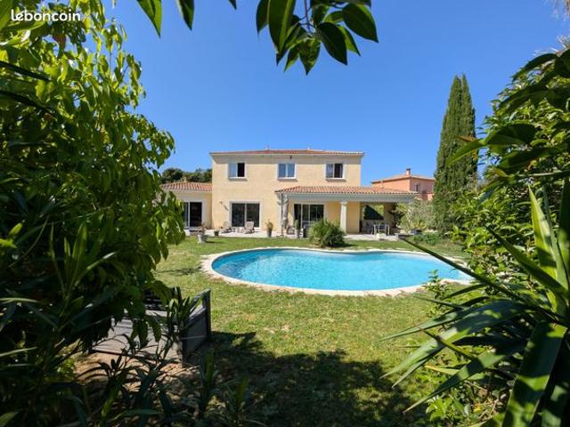 Vente maison pezenas 5 chambres piscine garage jardin