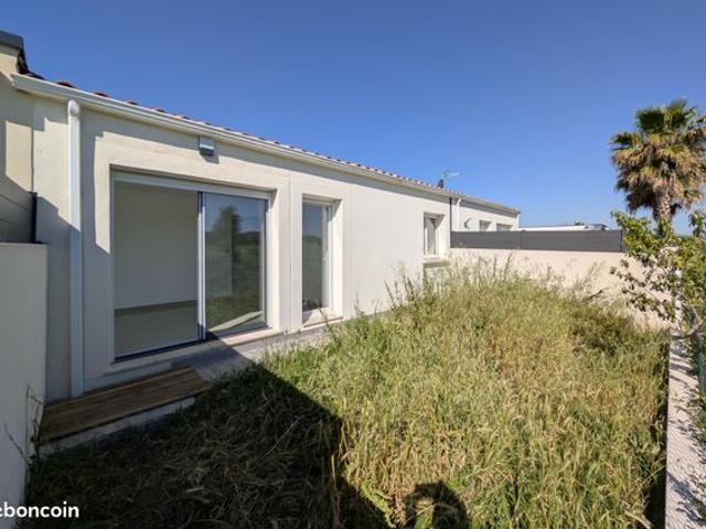 Vente maison plain pied 2 exterieurs 2 chambres 2 parking