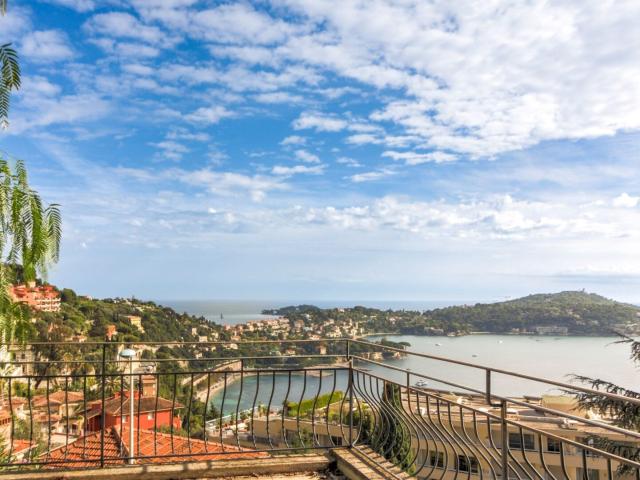 VENTE: maison T5 150 m² avec VUE MER à rénover à VILLEFRA