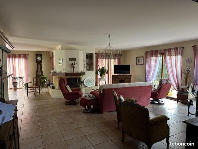 Vente | Maison T6+ | 7p | 4ch | 185.92 m² | Guérande | Expo Sud Ouest | Terrasse · Jardin