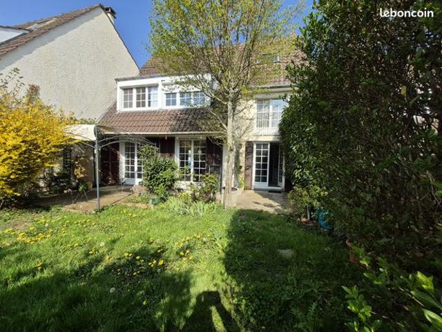 Vente | Maison T6+ | 7p | 5ch | 149 m² | Breuillet | Expo Sud | Terrasse · Jardin · Piscine