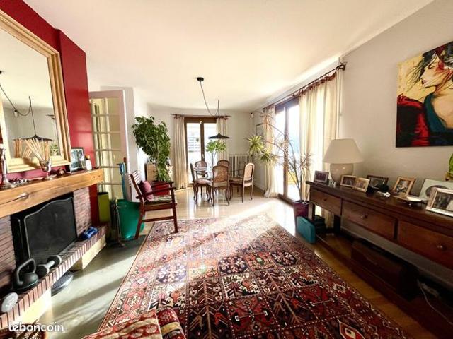 Vente | Maison T6+ | 7p | 5ch | 175 m² | Veyrier du Lac | Expo Sud Ouest | Terrasse · Balcon · Jardin