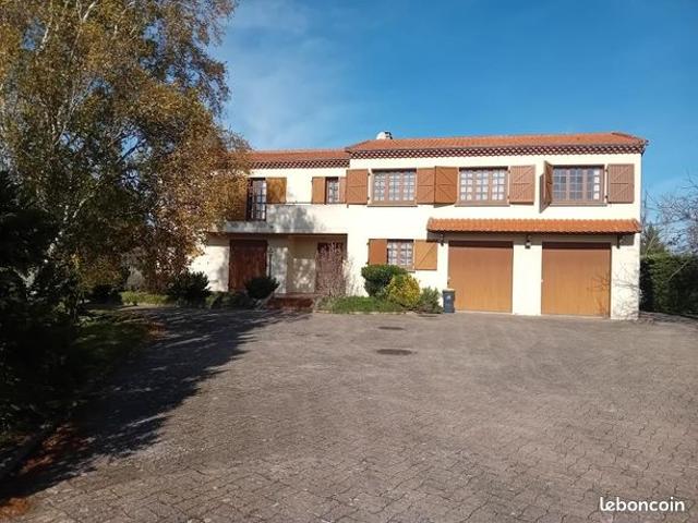 Vente | Maison T6 | 6p | 3ch | 211 m² | Billom | Expo Sud | Terrasse · Balcon