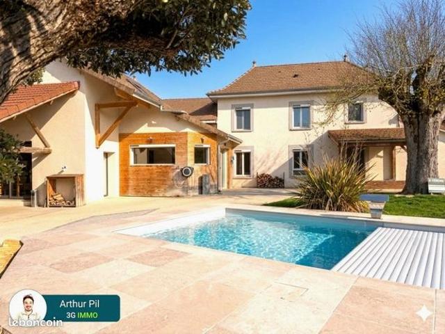 Vente | Maison T6 | 6p | 5ch | 225 m² | Saint Clair de la Tour | Expo Sud | Terrasse · Piscine