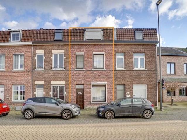 Ruime rijwoning met vier slaapkamers