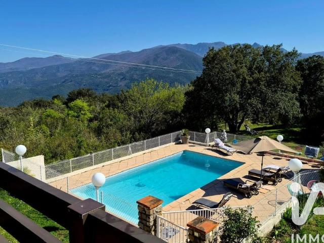 Vente Maison traditionnelle 7 pièces 198m² Montbolo
