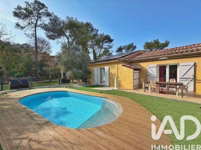 Vente Maison traditionnelle 7 pièces 200m² Rocbaron