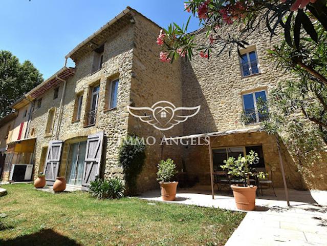 Vente Maison 10 pièces 341 m2 Sainte Cécile les Vignes
