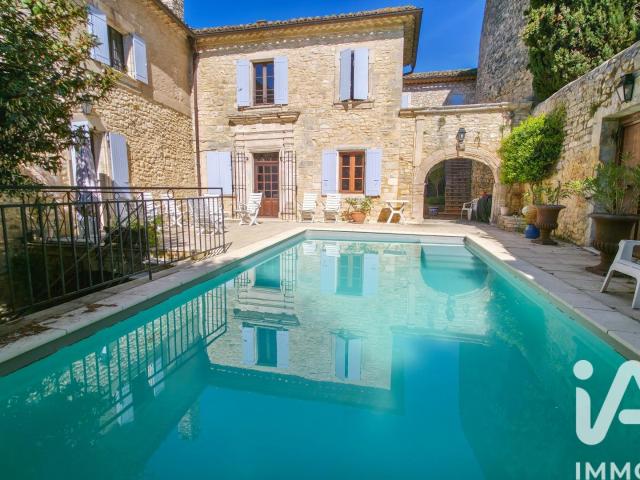 Vente Mas 12 pièces 360m² Montclus