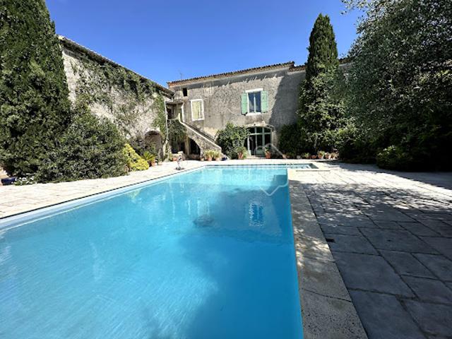 Vente Mas 14 pièces 1000 m2 Saint Geniès de Malgoirès