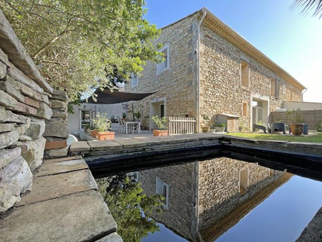 Vente Mas 25 pièces 1200 m2 Nimes