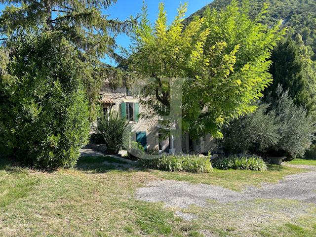 Vente Mas 7 pièces 217.5 m2 Nyons