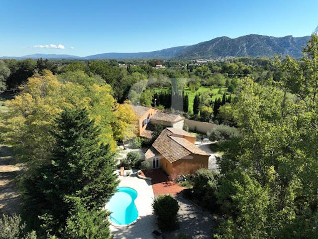 Vente Maison 7 pièces 220 m2 Robion