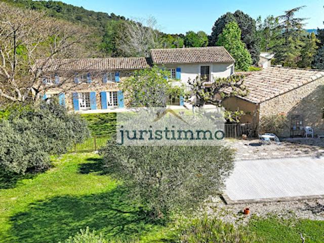 Vente Maison 7 pièces 230 m2 Piolenc