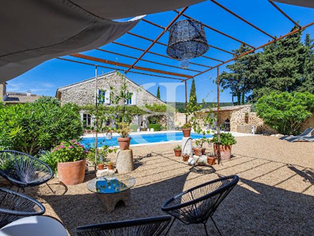 Vente Mas 7 pièces 247 m2 Uchaux