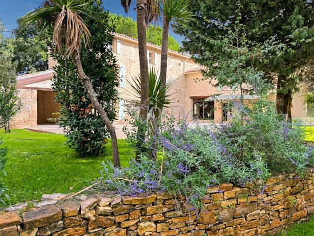Vente Maison 7 pièces 307 m2 Uzès