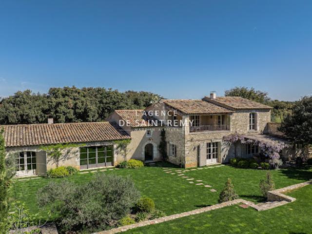 Vente Maison 8 pièces 300 m2 Eygalières