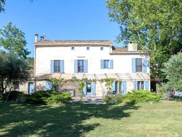 Vente Mas 9 pièces 300 m2 Avignon