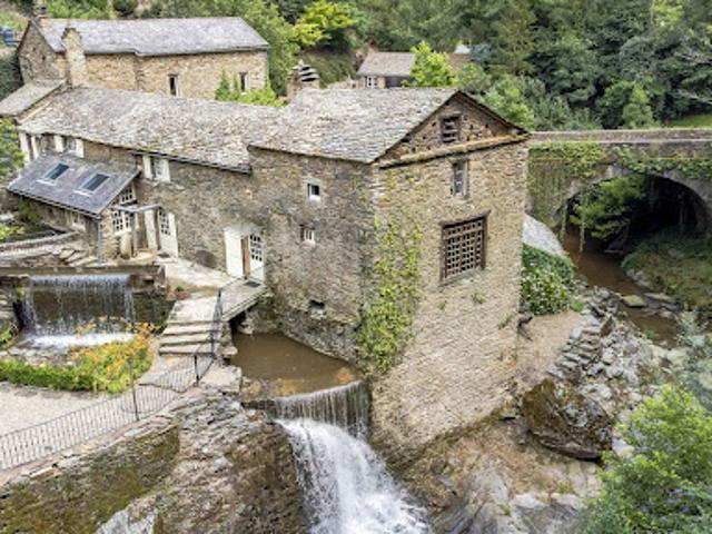 Vente Moulin 10 pièces 423.6 m2 Coupiac