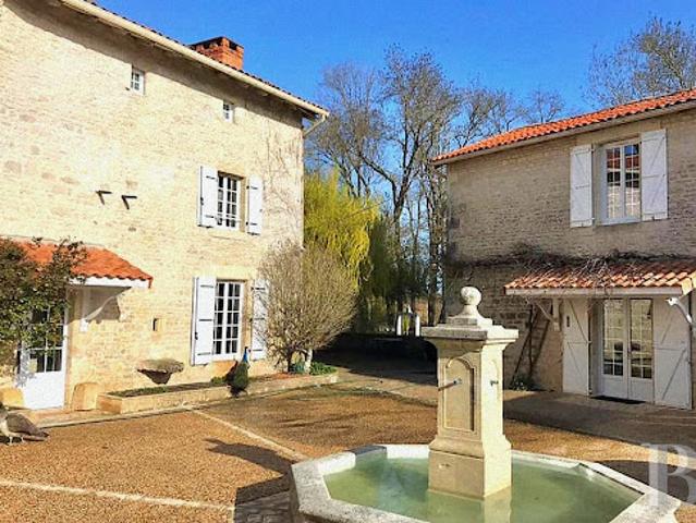 Vente Maison 18 pièces 277 m2 Angouleme