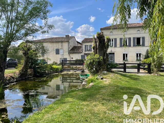 Vente Moulin 8 pièces 226 m2 Clam