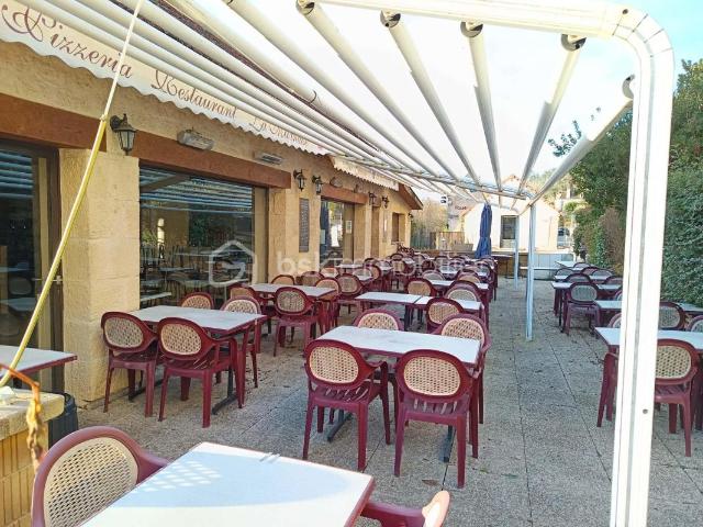 Vente Murs & Fond d’un Restaurant Pizzeria Glacier aux Eyzies de Tayac Sireuil en Périgord Noir – Dordogne