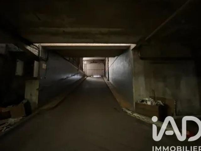 Vente Parking 1 400 m²