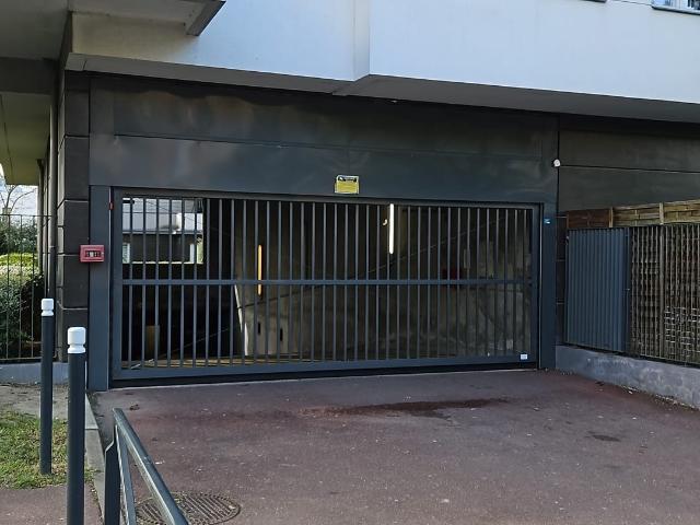 Vente Parking/garage/box 13 m²