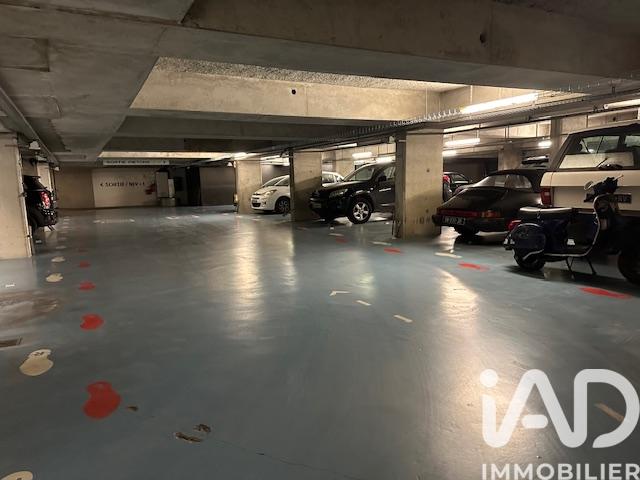 Vente Parking/garage/box 400 m²