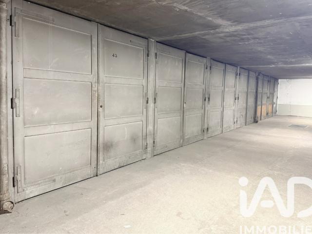 Vente Parking/garage/box 75 m²