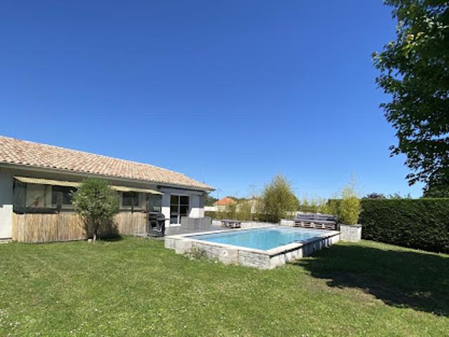 Vente Pavillon 4 pièces 110 m2 Saint Yzan de Soudiac