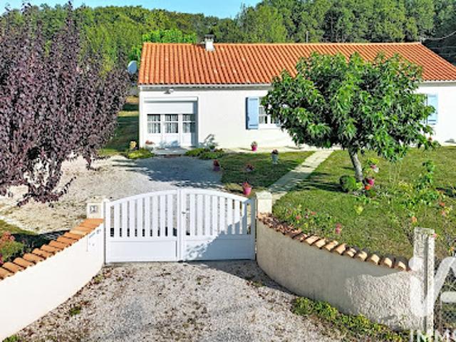 Vente Pavillon 7 pièces 113 m2 Saint Germain de Lusignan