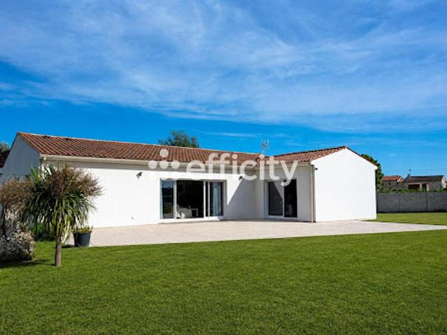 Vente Pavillon 8 pièces 205 m2 Saint Germain de Lusignan