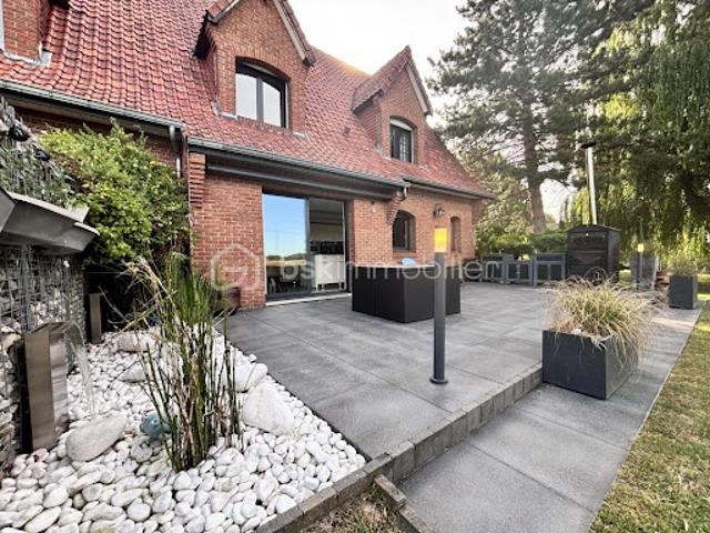 Vente Pavillon 9 pièces 199 m2 Aubry du Hainaut