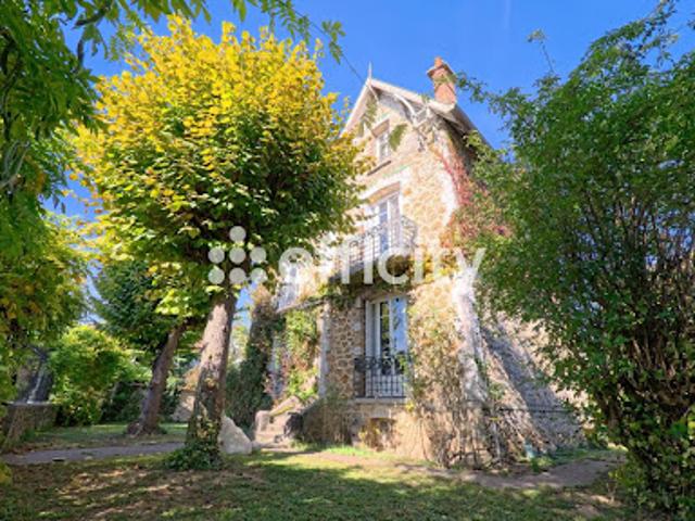 Vente Pavillon 10 pièces 195 m2 La Varenne Saint Hilaire
