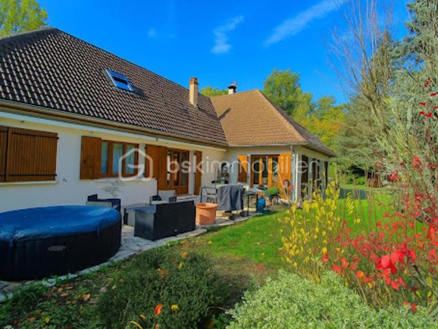 Vente Pavillon 10 pièces 250 m2 Courtenay