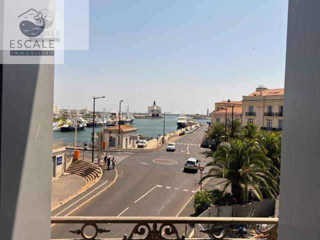 VENTE PLATEAU TYPE 4 TRAVERSANT AVEC BALCON EN CENTRE VILLE A SETE