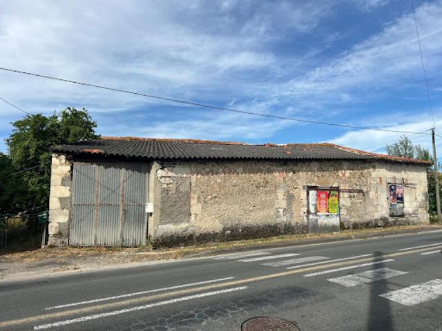 Vente Place de parking 102 m2 Brie sous Mortagne