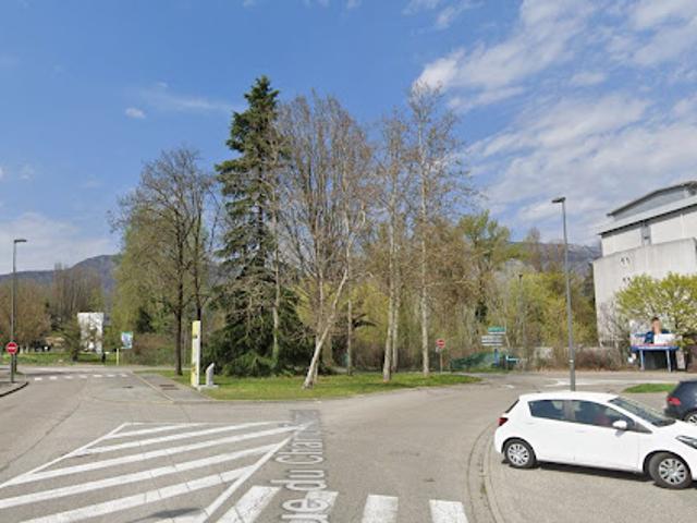 Vente Place de parking 124 m2 Gieres