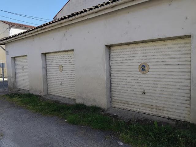 Vente Place de parking 45 m2 Saintes