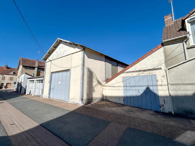 Vente Place de parking 512 m2 Commentry