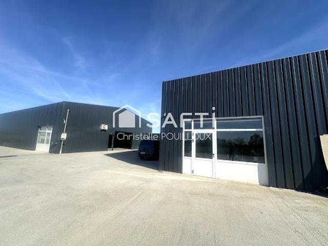 Vente Place de parking 700 m2 Benet
