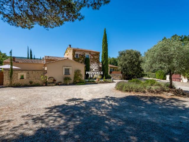 Vente Propriété 10 pièces 250 m2 Lacoste