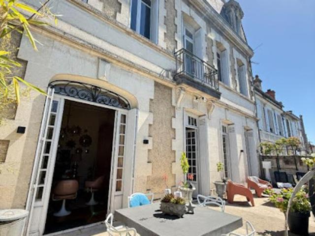 Vente Propriété 10 pièces 280 m2 Angouleme
